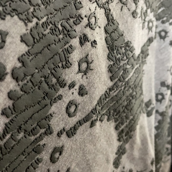 NEW Chaser Black Rubber Texture Star Gray Oversized Short Sleeve Tee Sz. S - Picture 4 of 4